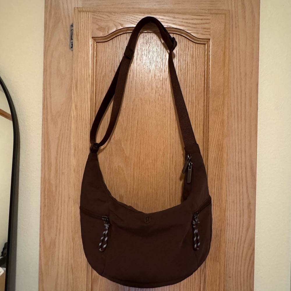 Lululemon Slouchy Sling Bag 6L